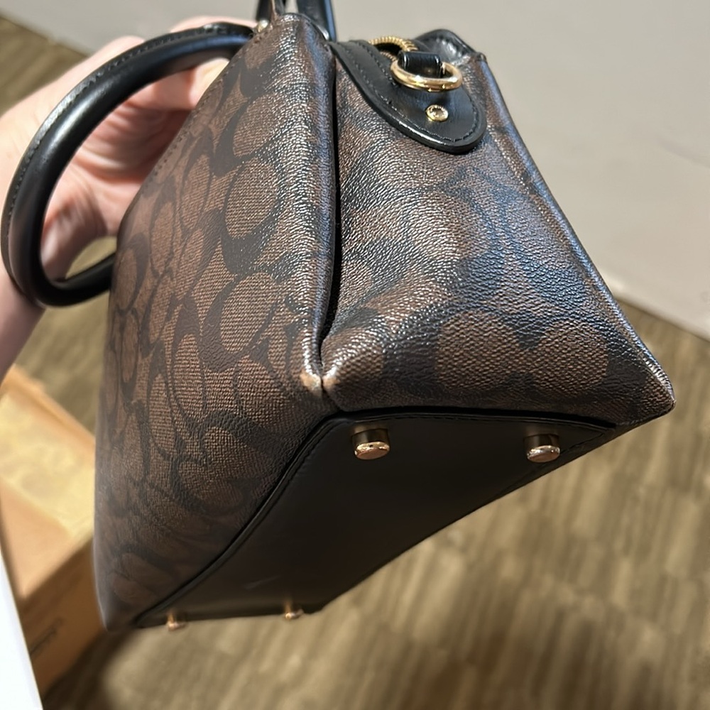 Coach Purse - Picture 4 of 10